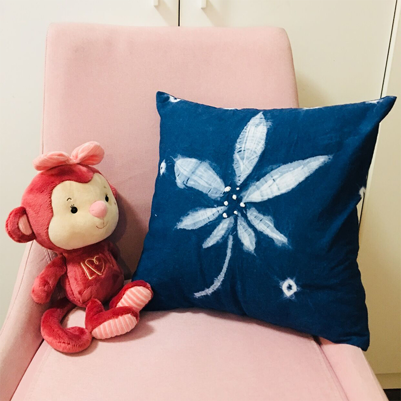 Cloth dyeing and encounter-new handmade blue dyed grass wood dyed pure cotton hug pillow cover pillowcase pillow core DIY