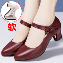 Mom shoes spring and autumn single shoes with middle-aged middle-aged leather word buckle thick heel run Moon summer red shoes