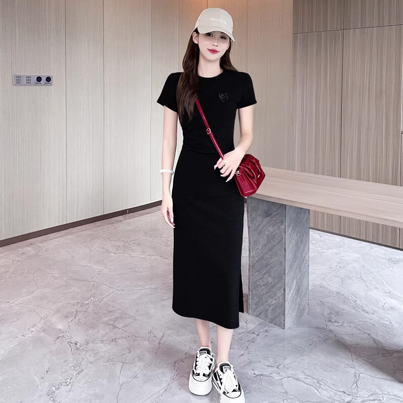 Casual Dress for Women, New Summer Style, Short-Sleeved, Pleated, High-Waisted T-Shirt Dress, Stylish Side Slit, Slimming Little Black Dress