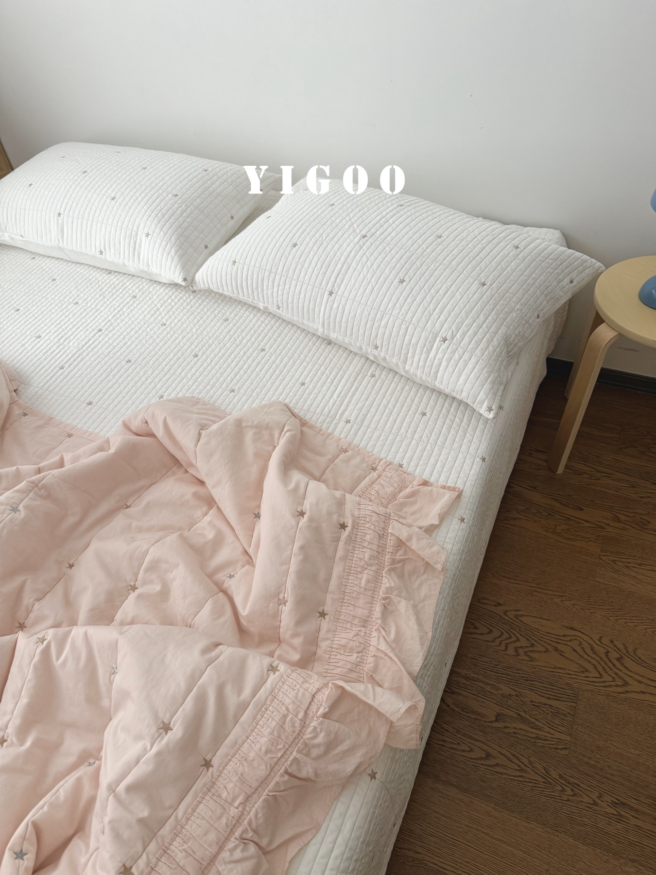 Корейский комплект постельного белья с вышивкой звездочек из хлопка три предмета с утолщенной простыней и всесезонным одеялом