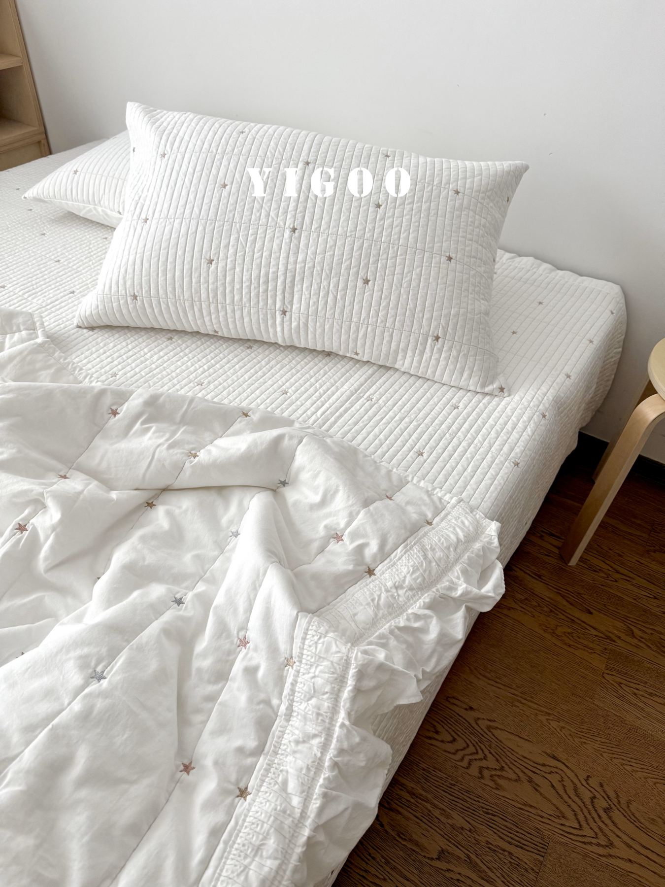 Корейский комплект постельного белья с вышивкой звездочек из хлопка три предмета с утолщенной простыней и всесезонным одеялом