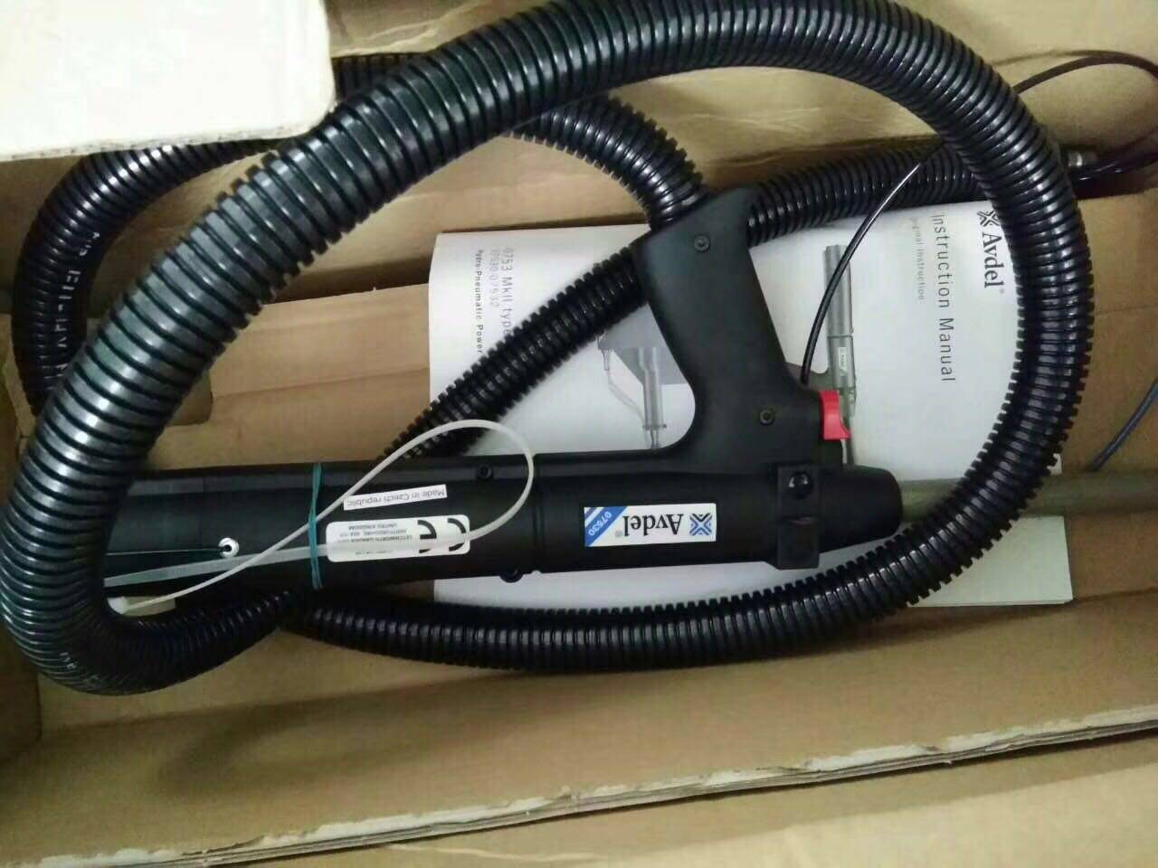 AVDEL753 pneumatic hydraulic quick rivet gun quick riveting nail machine original clothing after sale