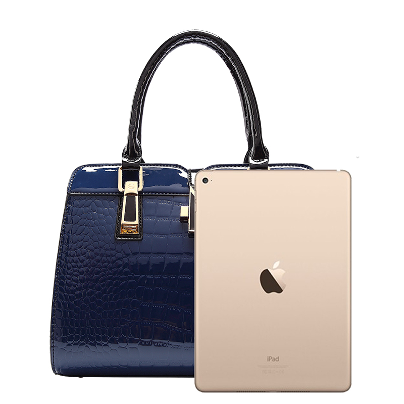 New bag 2020 crocodile pattern all-match middle-aged female bag handbag lady big bag shoulder messenger bag mother bag