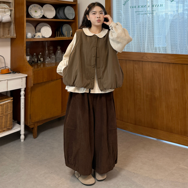 Plus Size Women's Clothing 2026 Fat mm (Referring to a Specific Size or Type) Korean Style Doll Collar Jacquard Shirt + Versatile Padded Vest + Corduroy Pants Set