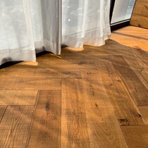 Mercy of pure wood oak wood in the ancient wind sawling plate in the wooden floor warm loose wood floor