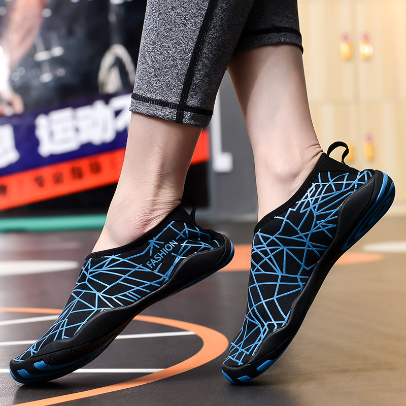 Male And Female Swimming Diving Shoes Beach Socks Soft Shoe Speed Interferometric Water Anadromous Treadmill Special Feet Heel Patch Skin Yoga Shoes