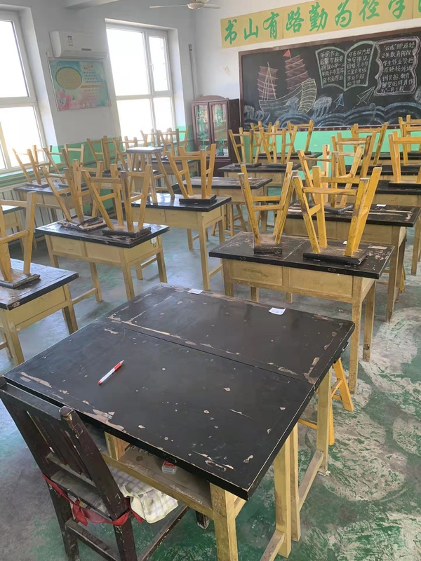 Old Desks, Nostalgic Student Desks, Single Study Desks, Old Items, Student Desks and Chairs, Escape Room Props, Film and Television Props Old Desks, Nostalgic Student Desks, Single Study Desks, Old Items, Student Desks and Chairs, Escape Room Props, Film and Television Props