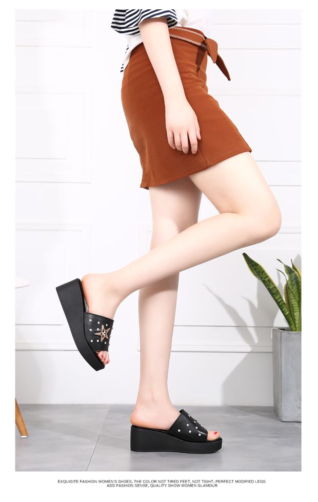 Mùa hè 2018 mới nêm đế dày đế xuồng phiên bản Hàn Quốc hoang dã của giày cao gót đính kim cương với một chiếc kéo trong dép - Dép dép givenchy