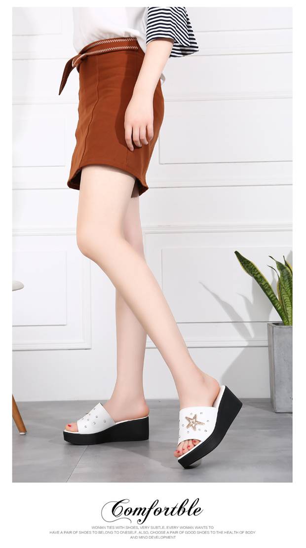 Mùa hè 2018 mới nêm đế dày đế xuồng phiên bản Hàn Quốc hoang dã của giày cao gót đính kim cương với một chiếc kéo trong dép - Dép dép givenchy