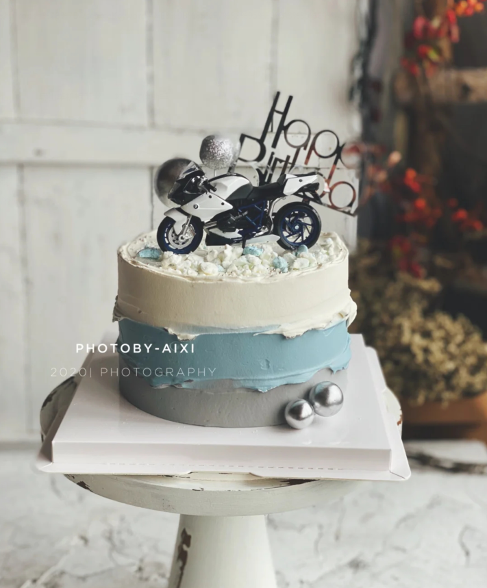 Birthday cake decorated with BMW Yama Dukadi Locomotive Model handsome men boy