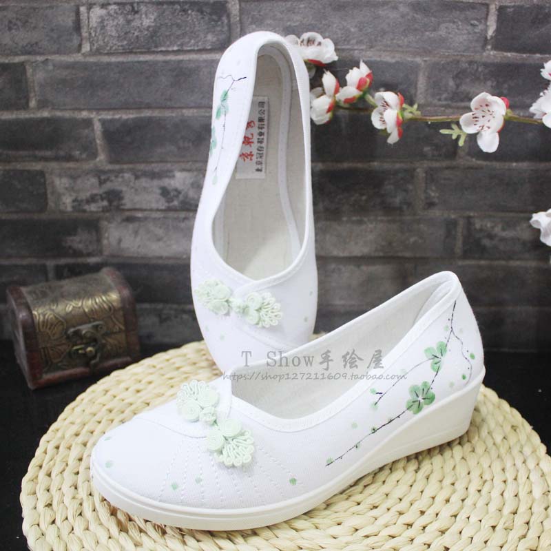 Mùa xuân và mùa thu vẽ tay hoa mận khóa cổ phong cách Hanfu Mori người phụ nữ văn chương đa năng thoải mái tăng miệng nông vải đơn giầy thể thao nữ màu trắng