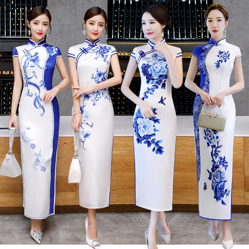 Blue and White Porcelain Long Cheongsam Ceremonial Welcome Dress, Youthful and Elegant Women's Fashion Show Dress, New Spring/Summer 2026 Collection