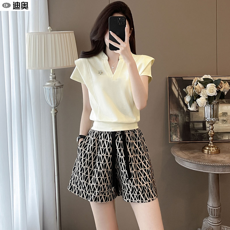 Dior Summer Fashion Suit for Women 26 New Style Elegant Short-Sleeved Printed Wide-Leg Shorts Age-Reducing High-End Two-Piece Set