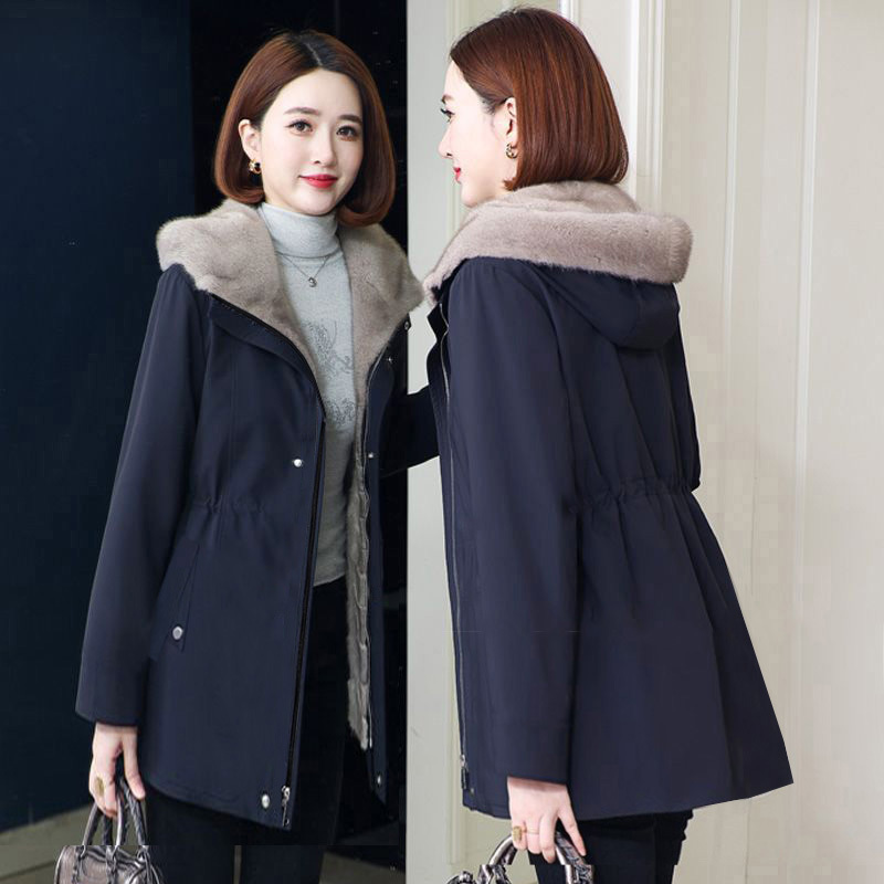 Korean Style Slim-Fit Parka, Mid-Length, Petite Size, Shearling Faux Fur Lining, Warm and Slimming Coat, Cotton-Padded Jacket for Women