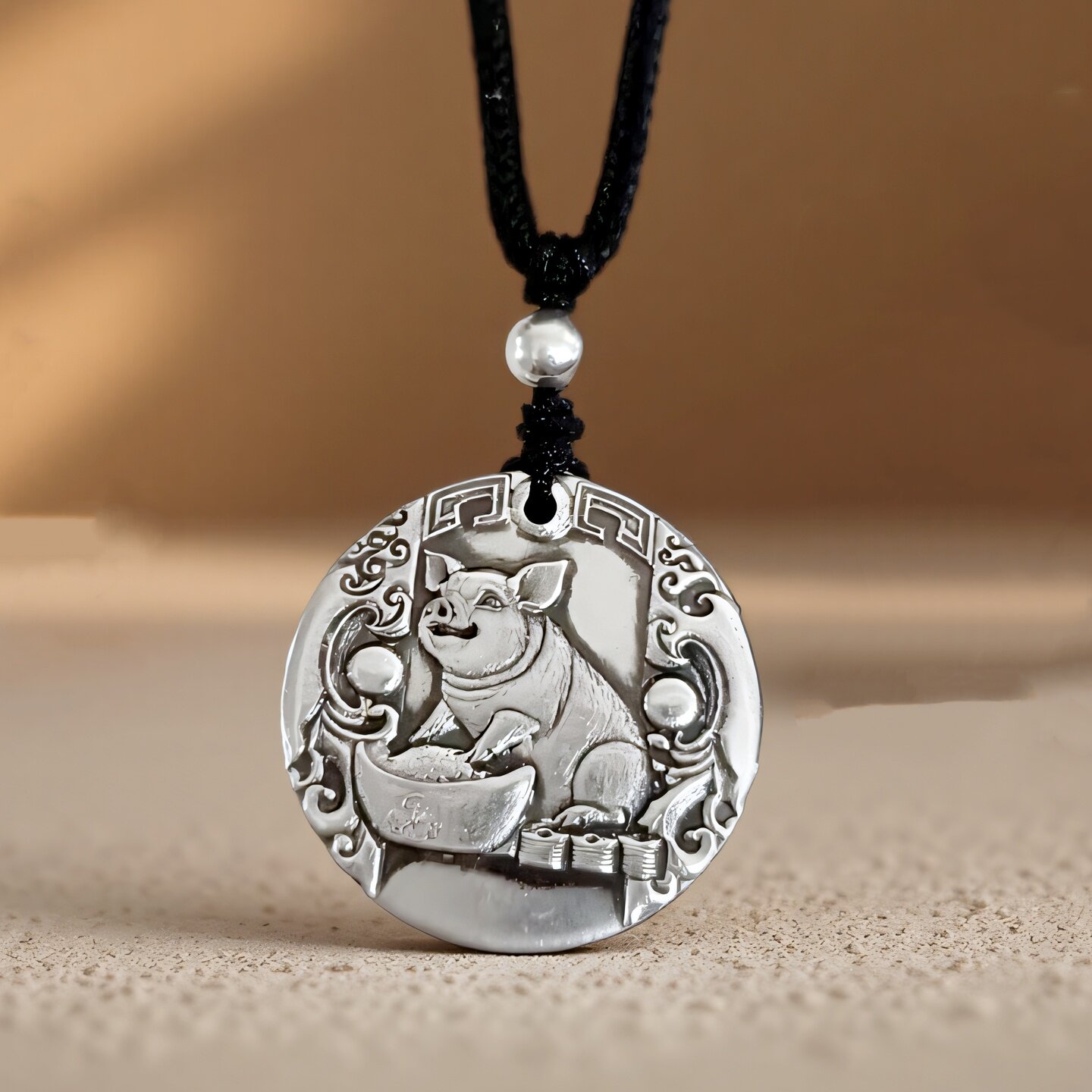豚のペンダント、999純銀ネックレス、中国の干支である豚（誕生年）、丸い豚のキーホルダー。
