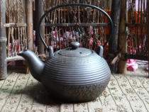 Ceramic boiled black teapot purple sand lifting beam kettle casually bubble kung fu teapot alcohol charcoal electric furnace