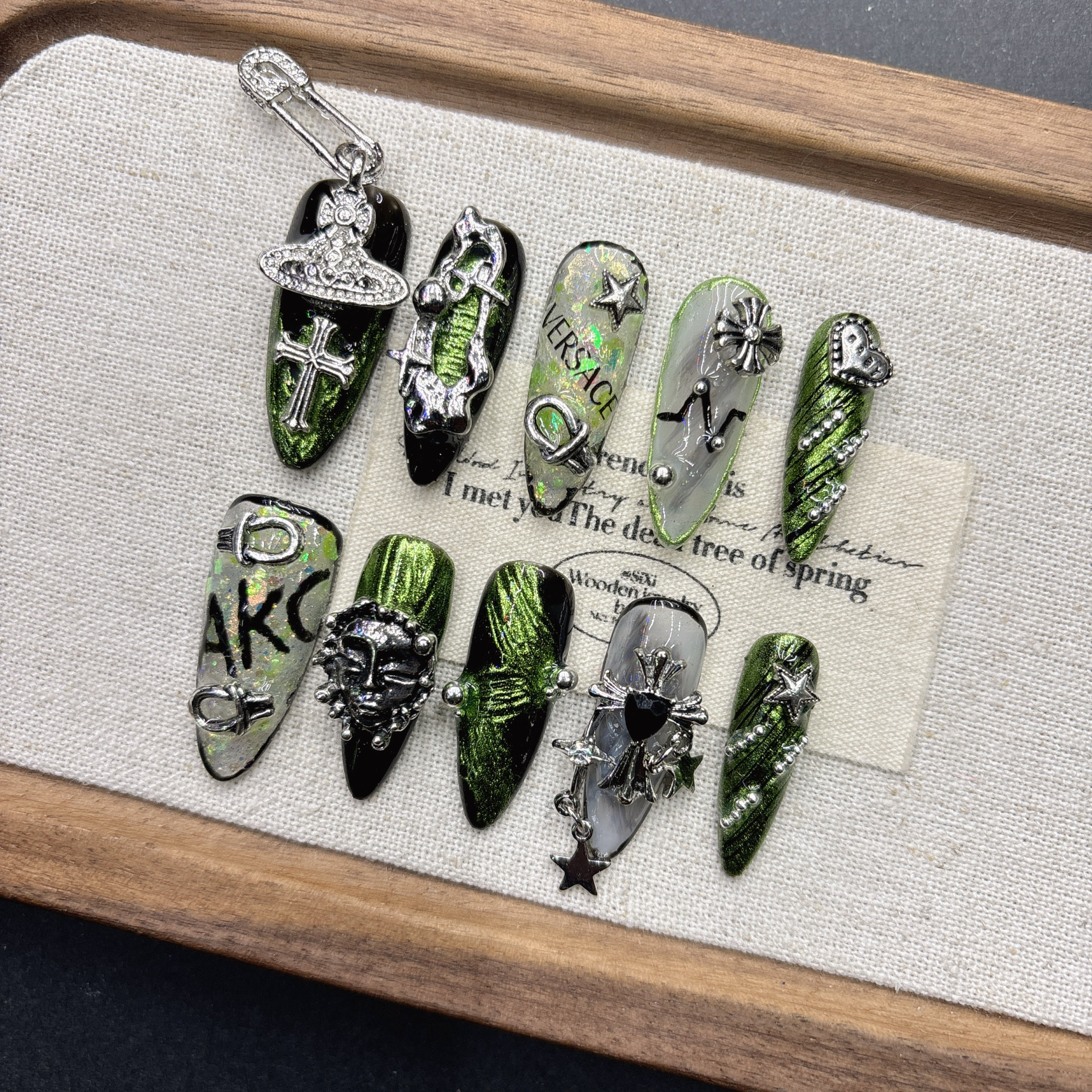 Green Spice Girl Cool Handsome Handmade Nail Wear Advanced White Nail Art European and American Style Fashion 2026 New Year Medium and Long — wholesale press on nails detail view 2