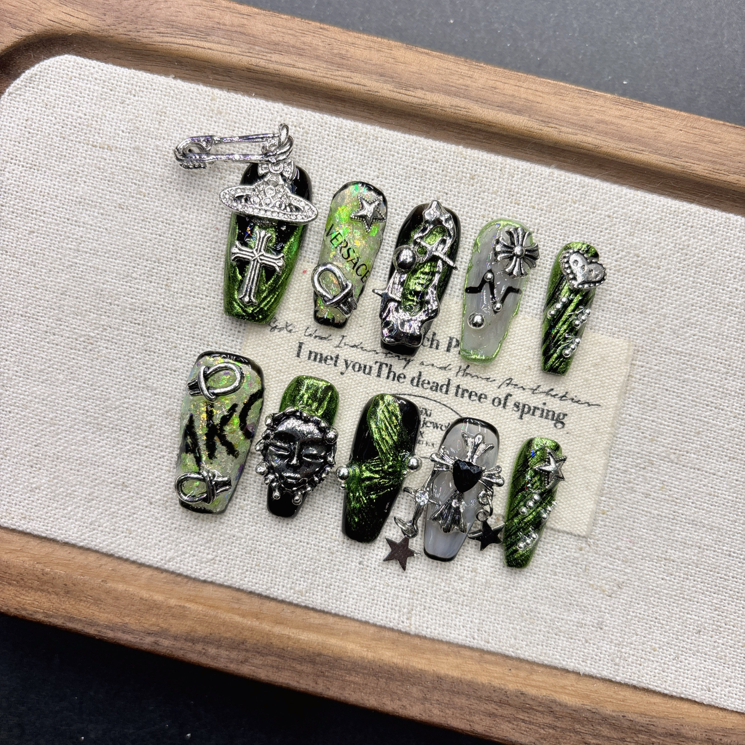 Green Spice Girl Cool Handsome Handmade Nail Wear Advanced White Nail Art European and American Style Fashion 2026 New Year Medium and Long — wholesale press on nails detail view 5