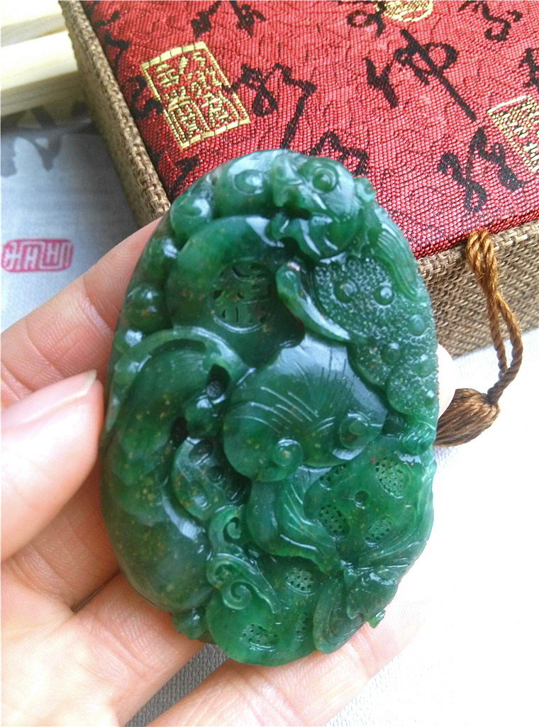 Day cuddling natural South Yangshan jade Unicorn Golden Toad Jade Pendant Brand Pendant Jade Pendant jade Leopard Boutique Full Green