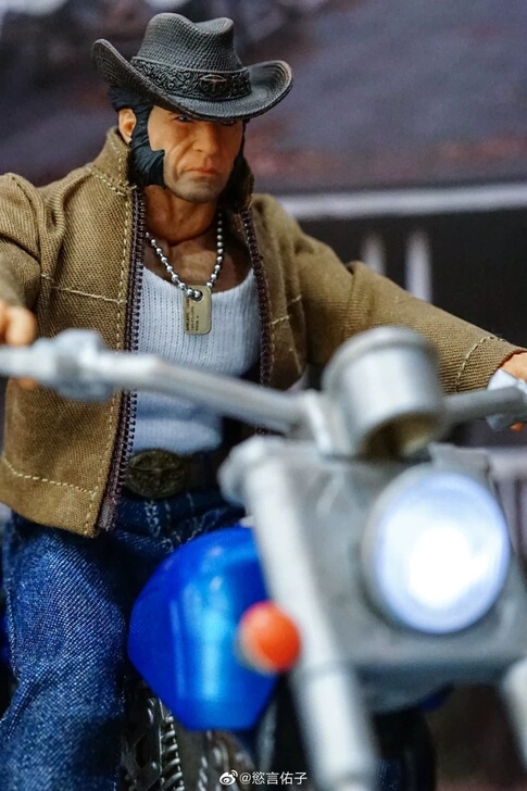 Ant-Man Jacket Punisher Wolverine Mezco Marvel Cloth Mavrvl Articulated 1/12