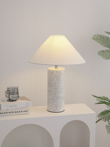 Nordic Shell Table Lamp, Modern and Simple, Creative Decoration, Wedding Cabinet, Study Lamp, Romantic Bedroom Bedside Atmosphere Lamp