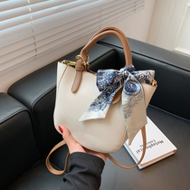 Small Fragrant Coast ~ Temperament Lady Handbag Packs Ins minimalist Collision Color style Soft Leather Design Texture series