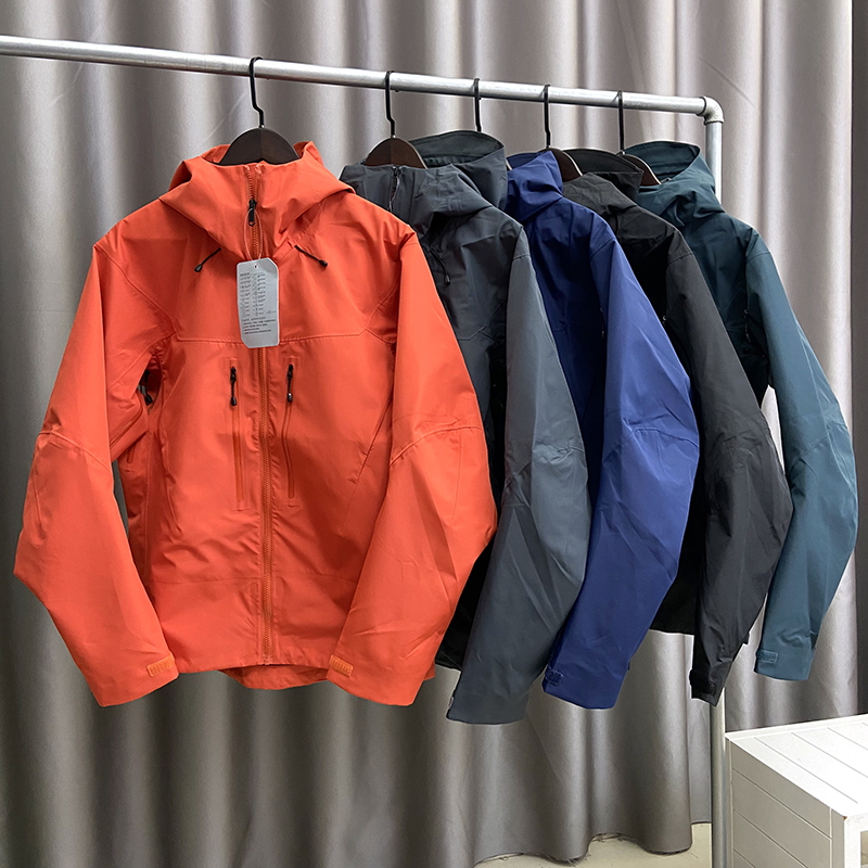 Mountain Camping Style Men's Jacket for Tibet Spring and Autumn Waterproof Hardshell Jacket with Taped Seams Windproof and Rainproof Ski Jacket Mountain Camping Style Men's Jacket for Tibet Spring and Autumn Waterproof Hardshell Jacket with Taped Seams Windproof and Rainproof Ski Jacket
