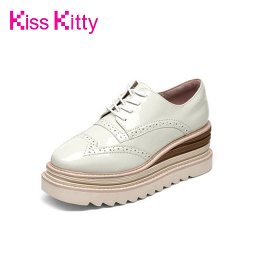 Kiss Kitty Осенняя классическая бежевая качалка, 2020, тренд сезона