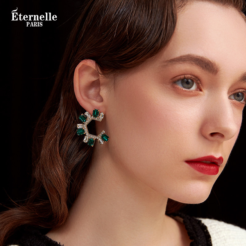 French Eternelle Original Accessible Luxury Earrings Niche Design Retro Earrings for Women European and American Elegant and Elegant Earrings