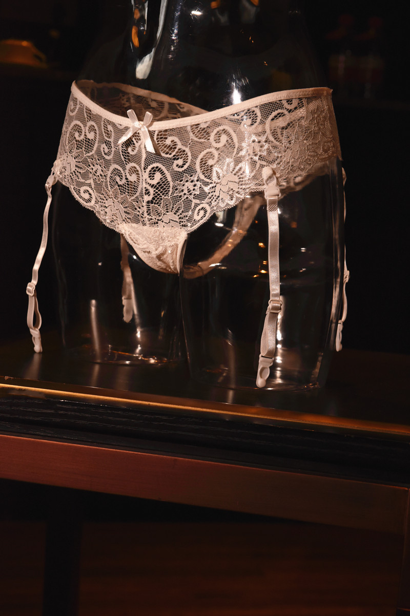 Lady Sexy Lace Briefs Style Hanging Socks With Retro Seductive Love Lingerie Big Size Couple Alternative Clothing Palace Court