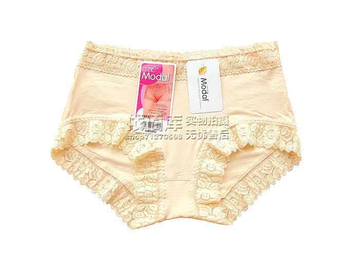 Quần lửng cạp cao trong bộ đồ lót ren lớn của phụ nữ XL do lot nu