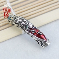 Древний серебряный красный