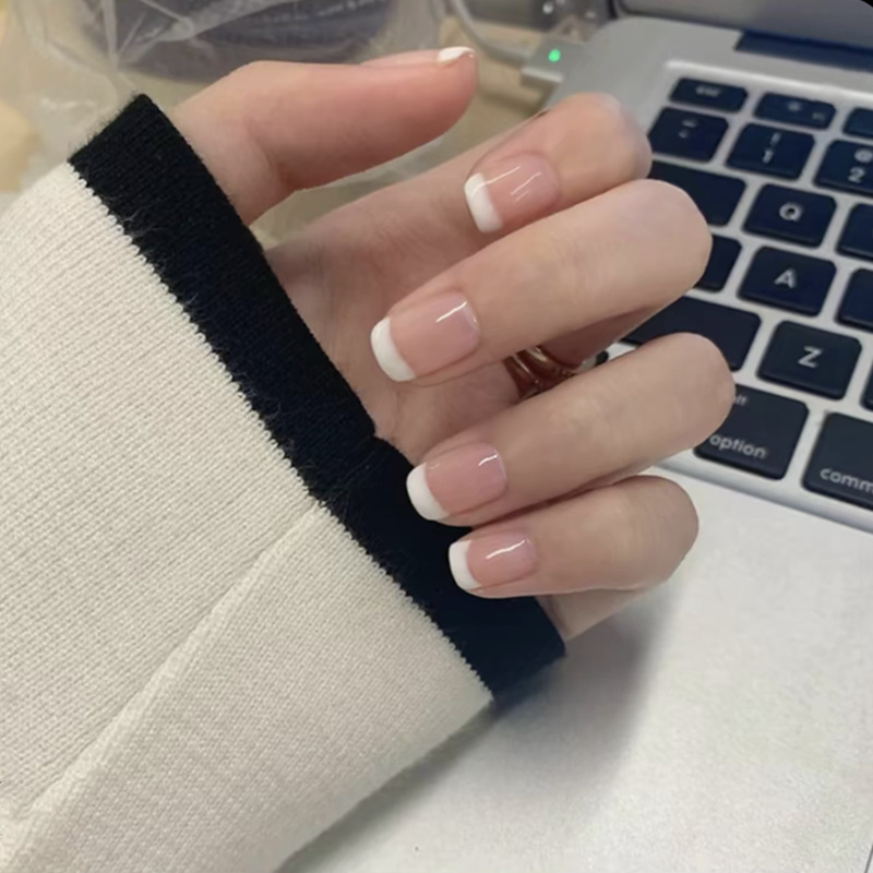 Free Shipping Fake Nail Patches French Style Wearable Manicure Bride Short Style 24 Pieces Removable Reusable Finished Nail Tips Free Shipping Fake Nail Patches French Style Wearable Manicure Bride Short Style 24 Pieces Removable Reusable Finished Nail Tips