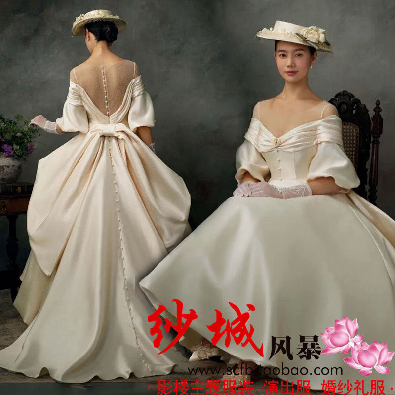 Studio theme clothing wedding photography couple photo French retro photo trailing satin one-shoulder dress