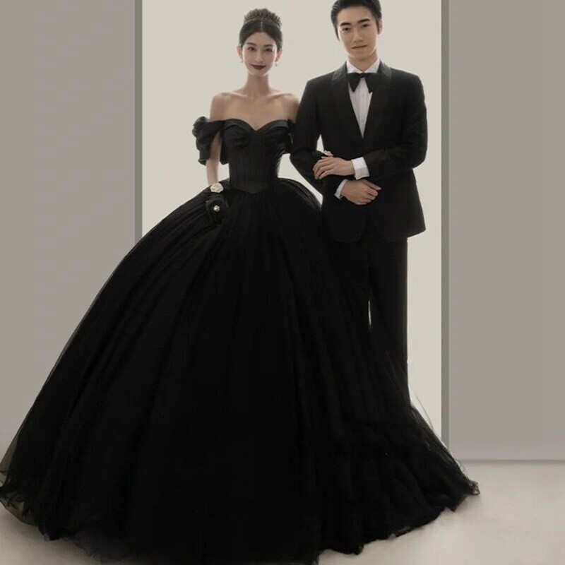 Photo Studio Retro French Theme Photo Costume Black Photo Dress Hepburn Style Tail Puff Sleeve Satin Wedding Dress