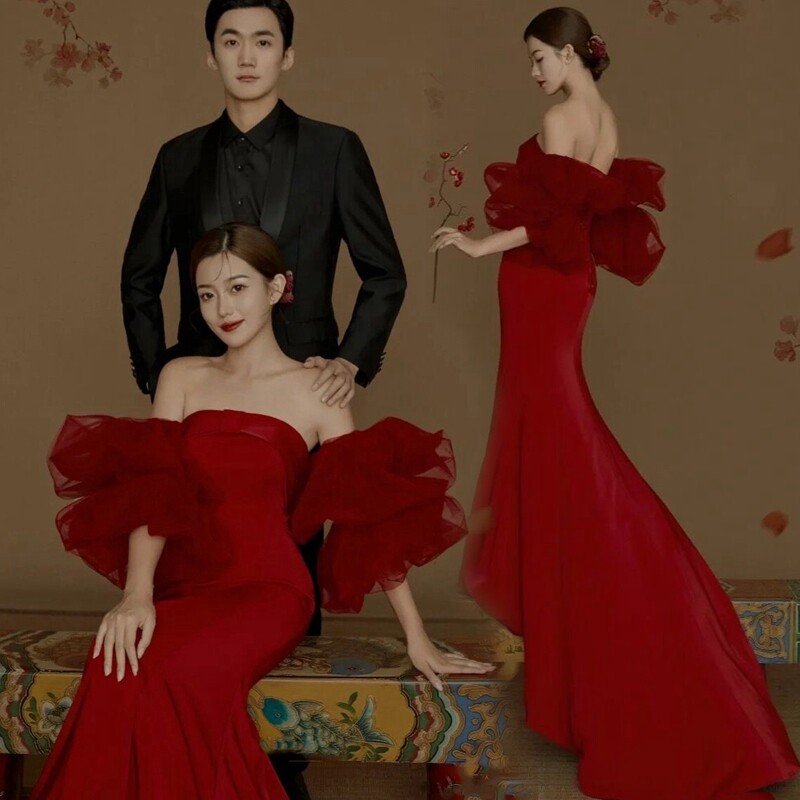 Studio indoor retro theme clothing Chinese style wedding photography meticulous painting photo photo red fishtail dress