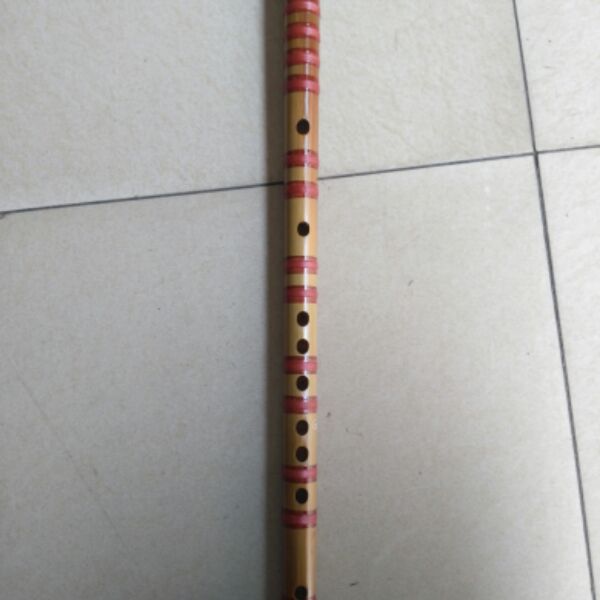 The bamboo flute is suitable for beginners The students of the flute are not invited to take a selfiy thanks 