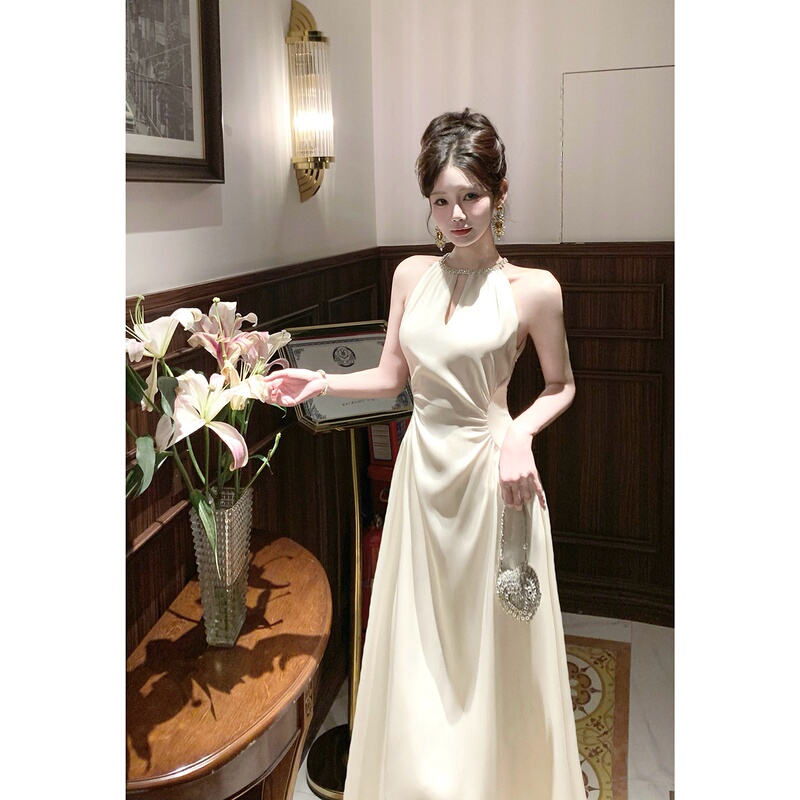 【Kun Yi】French-Style Satin Waist-Cinching Halter Neck Dress with Sparkling Diamonds, High-End White Long Dress 【Kun Yi】French-Style Satin Waist-Cinching Halter Neck Dress with Sparkling Diamonds, High-End White Long Dress