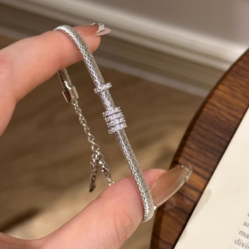S925 Sterling Silver! Starry Sky Running Loop Bracelet with Brushed Craftsmanship, Minimalist and Cool Style, Niche Design, Versatile and High-End Feel