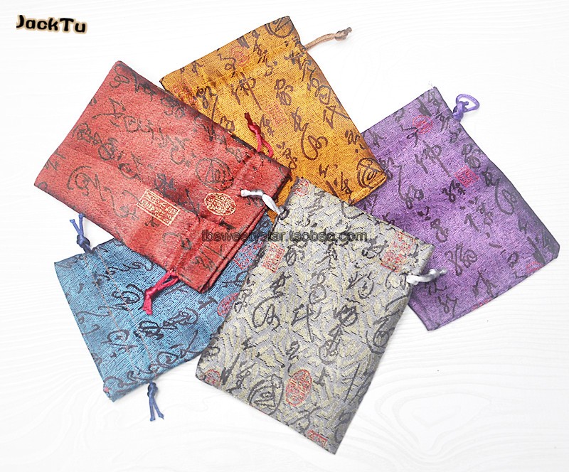 JTJACKTU net qua vòng tay pha lê dâu tây rất đẹp mẫu nữ mong muốn tình yêu gửi đào giúp mọi người - Vòng đeo tay Clasp vòng trầm hương