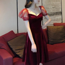 The wine red temperament dress female 2021 summer new elegant and charming toast banquet small dress medium dress