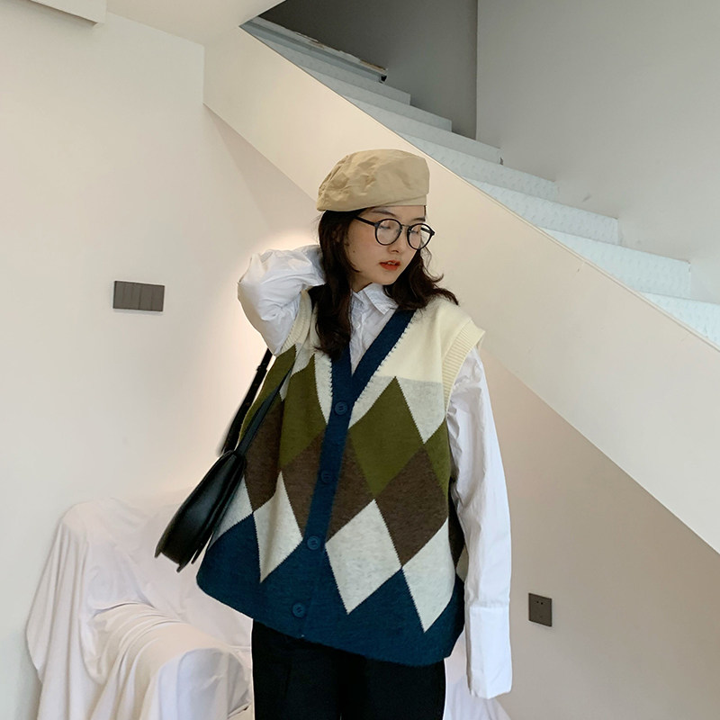 Generally cute plaid sweater vest vest women's 2020 new Korean version retro knitted vest cardigan jacket - Taobao