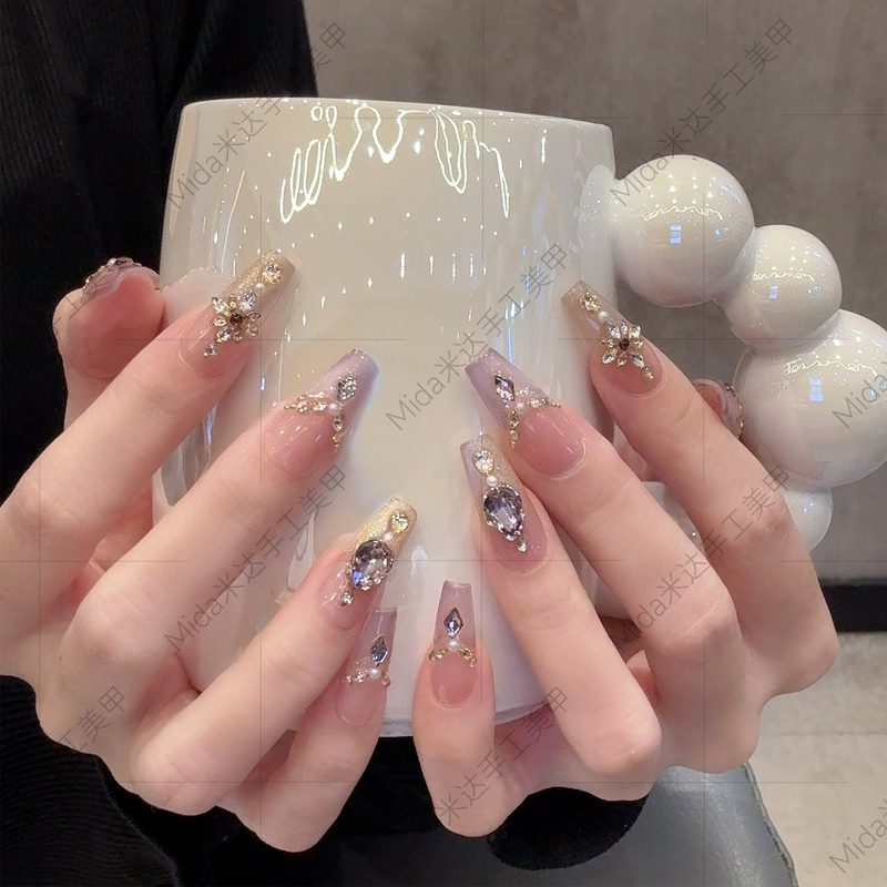 Mida Wearable Nail Art 2026 New Style High-End Super Popular Pure Handmade Nail Art Unique and Stunning Mid-Length Nail Stickers