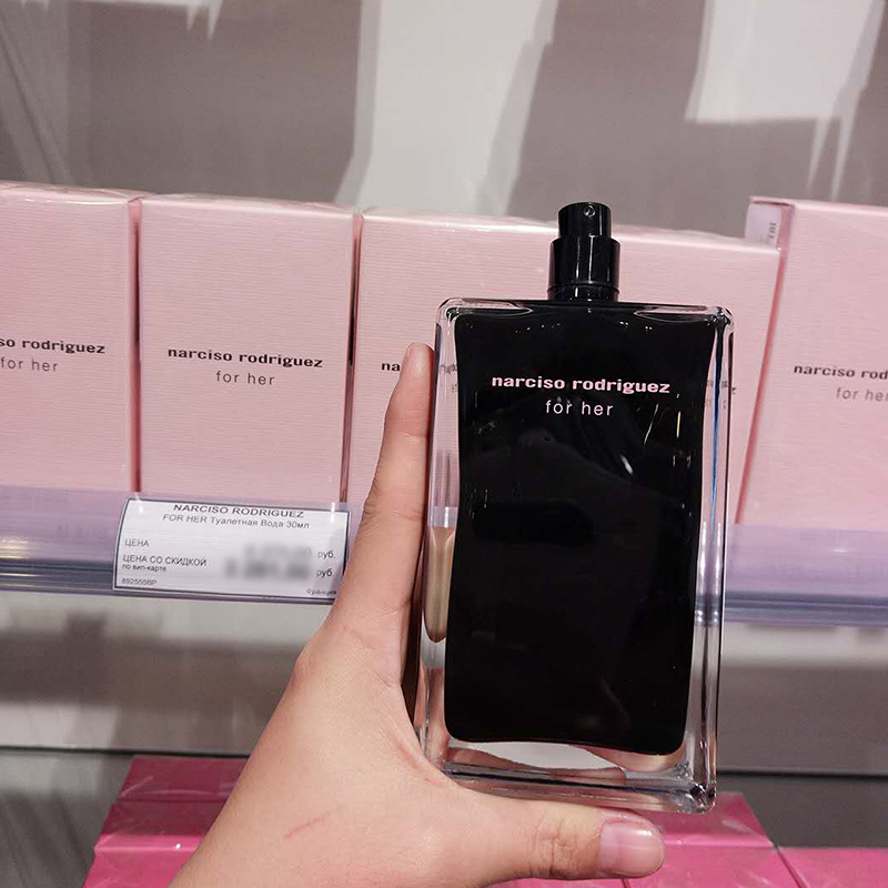 Narciso Naxisu / Naxi Susin Nước hoa nam cho cô ấy Chai màu đen Bột hoa hồng Chai 30ml Nước hoa nữ - Nước hoa nước hoa versace nữ