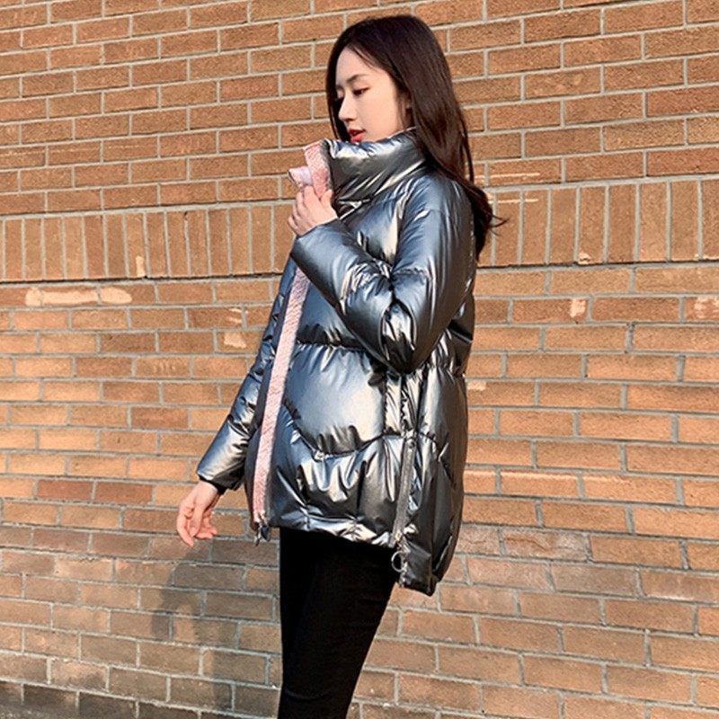 Anti-season down clothes female short section 2022 Winter new fashion loose Korean version bright face white duck suede jacket jacket