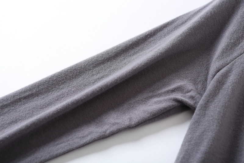 K22 màu nữ kết hợp đan hàng đầu mùa thu mới thời trang in chữ áo thun cổ chữ V rộng áo len cardigan