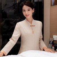 Кремового цвета