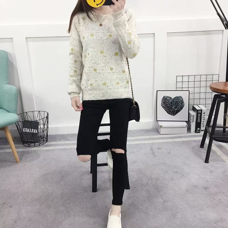 Mùa xuân 2017 mới cổ tròn ngắn đầu áo len bông tuyết phiên bản Hàn Quốc của áo len dài tay hoang dã chạm đáy áo len trắng