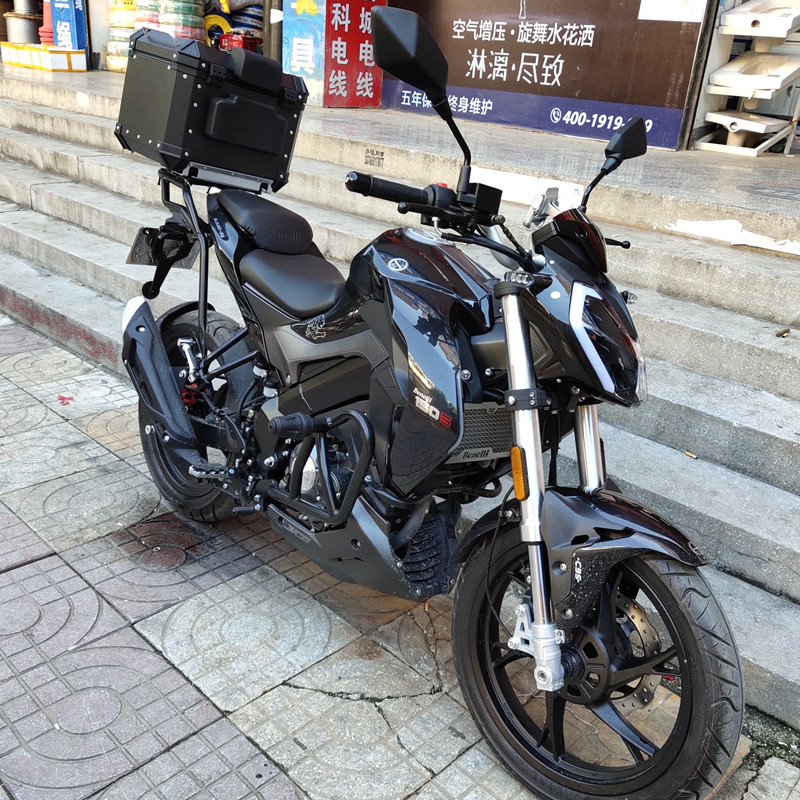 Thích hợp cho Benelli 150S hợp kim nhôm hộp đuôi nhỏ Vỏ nhôm thân cây Xunlong - Xe gắn máy phía sau hộp hộp đựng đồ xe winner