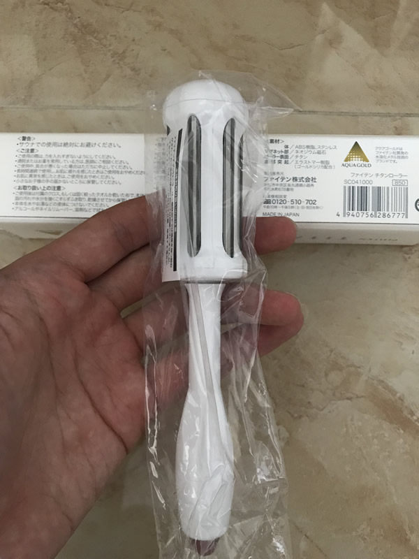 Phiten Fatto Japan Import Water Soluble Titanium System Rolling Magnetic Gold Silica Go Keratinoco Cosmetic Massage Stick